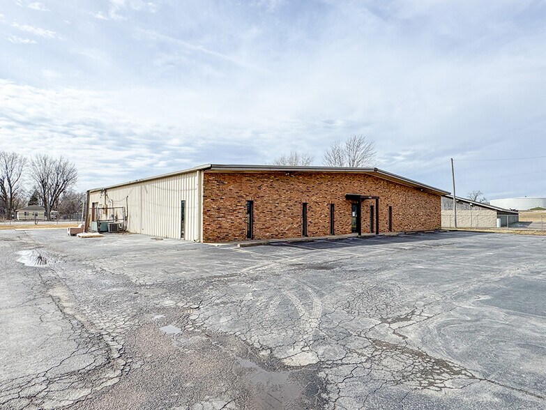Primary Photo Of 2525 Rock Rd, Granite City Warehouse For Sale