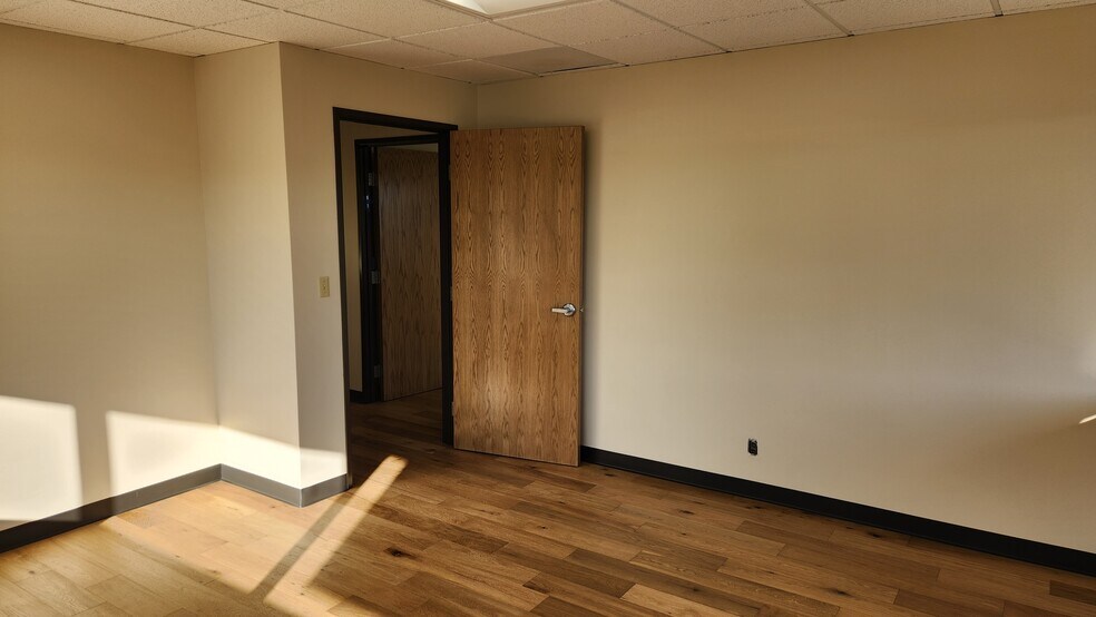 More Photos Of 5450 Telegraph Rd, Ventura Office For Lease