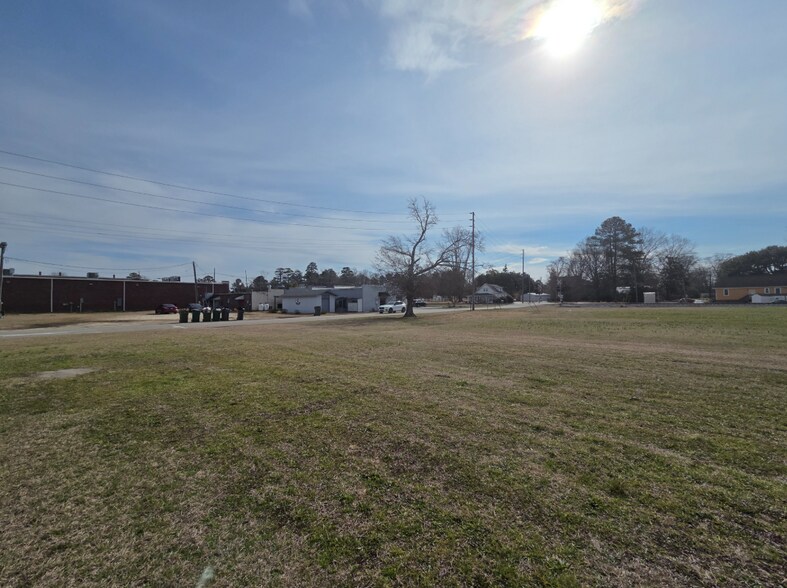 More Photos Of 300 W Seaboard St st, Bladenboro Industrial For Sale