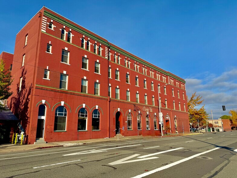 Primary Photo Of 1590 California St, Redding Apartments For Lease