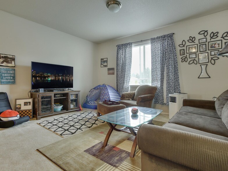 More Photos Of 1647 NE Market Dr, Fairview Apartments For Sale