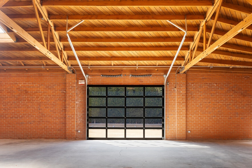 More Photos Of 450 N Market St, Inglewood Warehouse For Lease