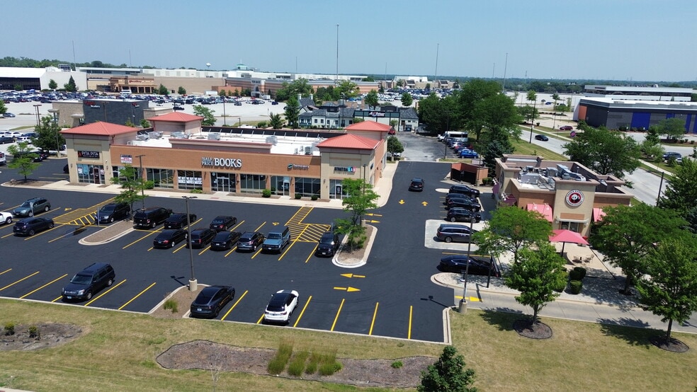 More Photos Of 31 Orland Square Dr, Orland Park Freestanding For Lease