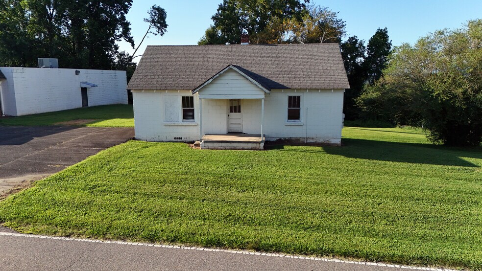 More Photos Of 1314 Old Highway 601, Mount Airy Office For Sale