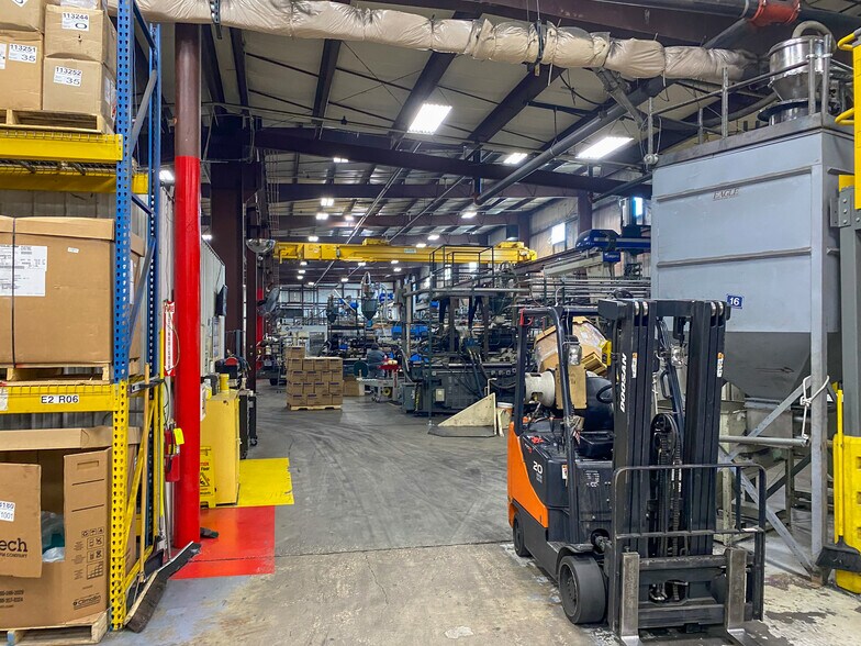 More Photos Of 101 Juneau & 301 2nd St, Elroy Industrial For Sale