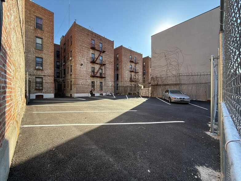 More Photos Of 221 Veronica pl, Brooklyn Land For Lease