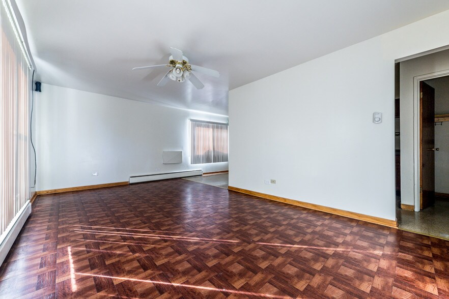 More Photos Of 1450 E 154th Pl, Dolton Apartments For Sale