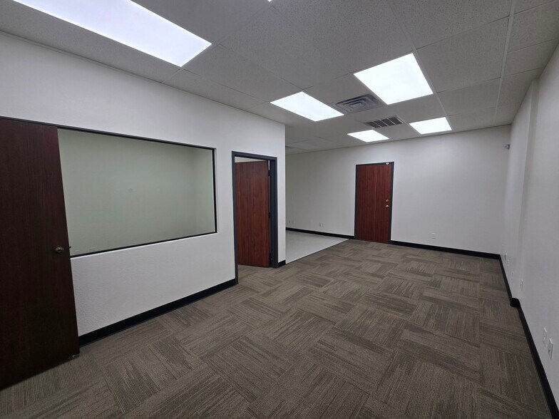 More Photos Of 1864 Norwood Dr, Hurst Office For Lease