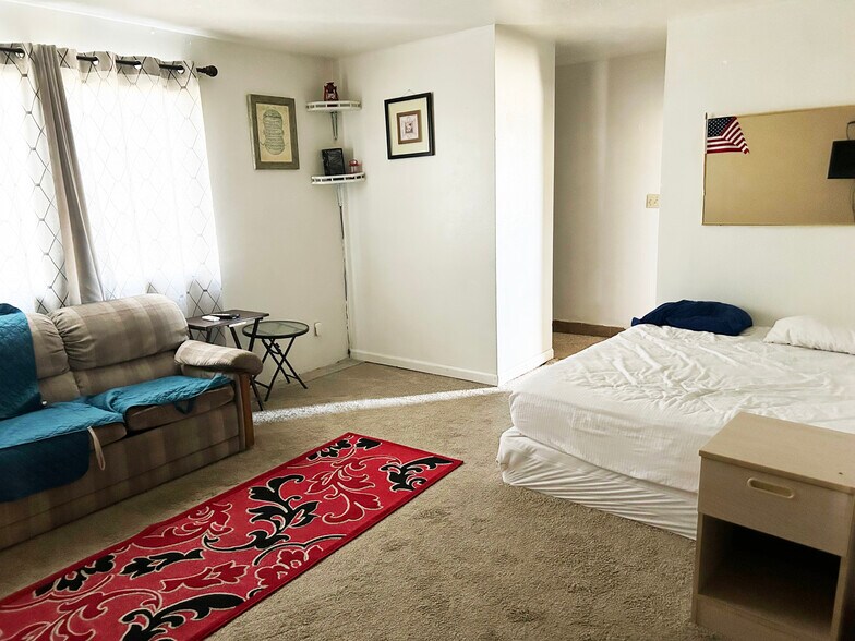 More Photos Of 1025 E 4th St, Ainsworth Hospitality For Sale