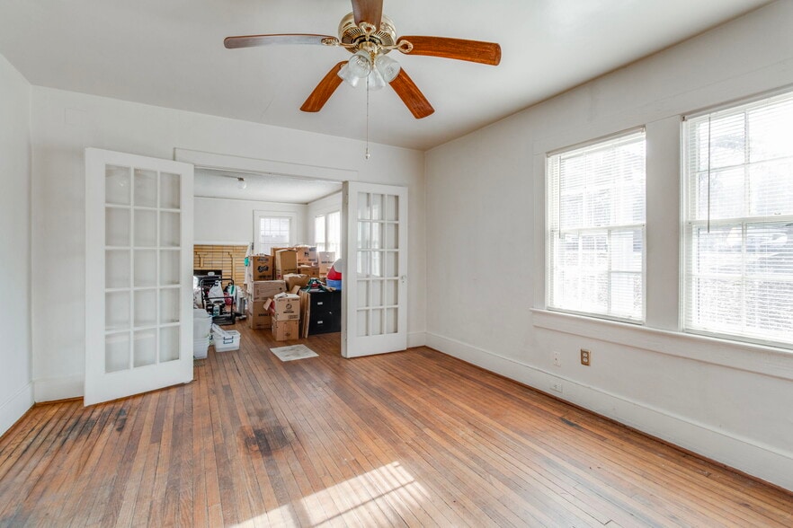More Photos Of 5601 N Main St, Columbia Office For Sale