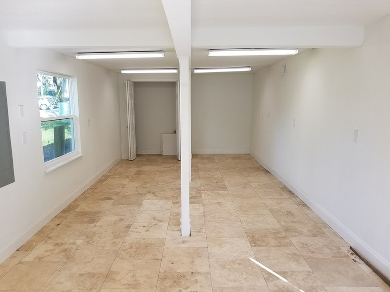 More Photos Of 109 E Robertson St, Brandon Medical For Sale