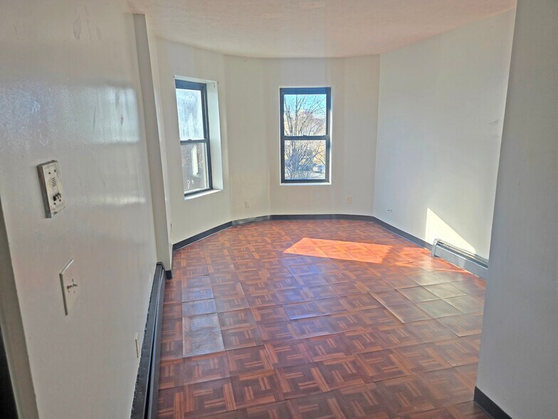 More Photos Of 81-85 Walnut St, Springfield Multifamily For Sale