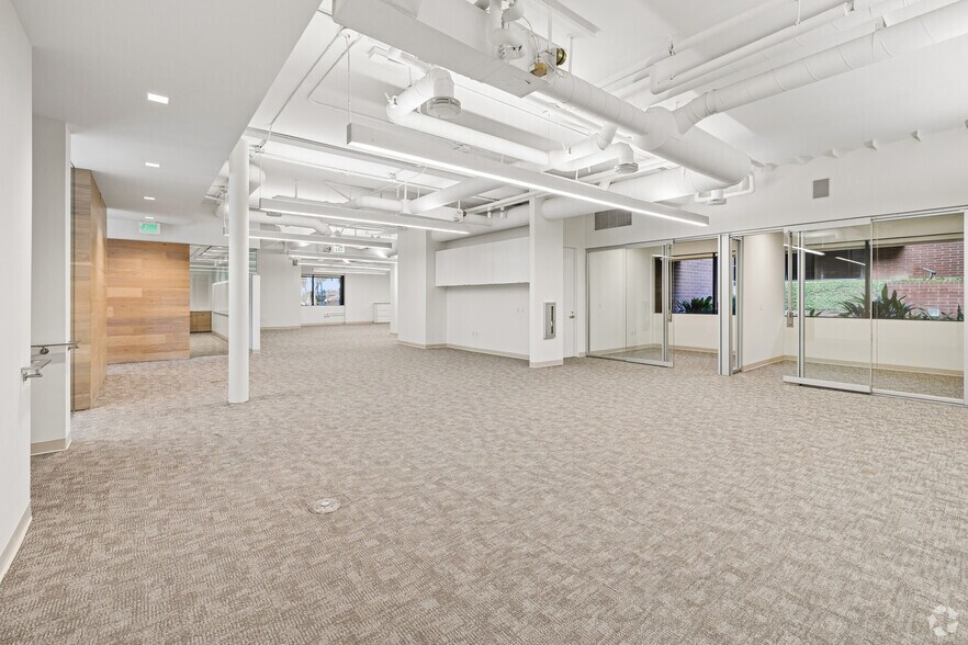 More Photos Of 2220 N University Dr, Newport Beach Office For Lease