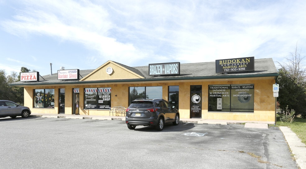 More Photos Of 441 Millstone Rd, Clarksburg Freestanding For Lease