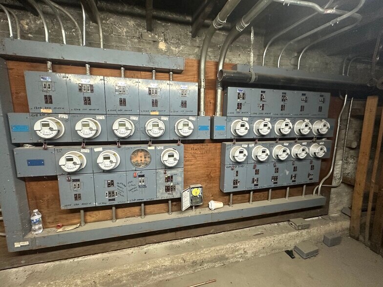 More Photos Of 5701 W Roosevelt Rd, Cicero Apartments For Lease