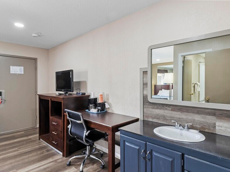 More Photos Of 175 E Center St, Panguitch Hotel For Sale