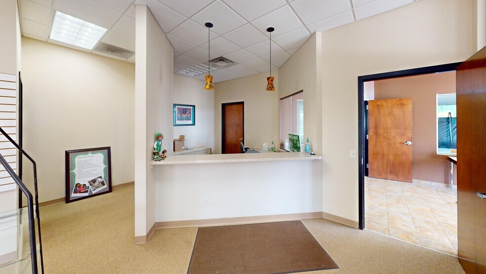 More Photos Of 1170 E Pershing Rd, Decatur Office For Sale