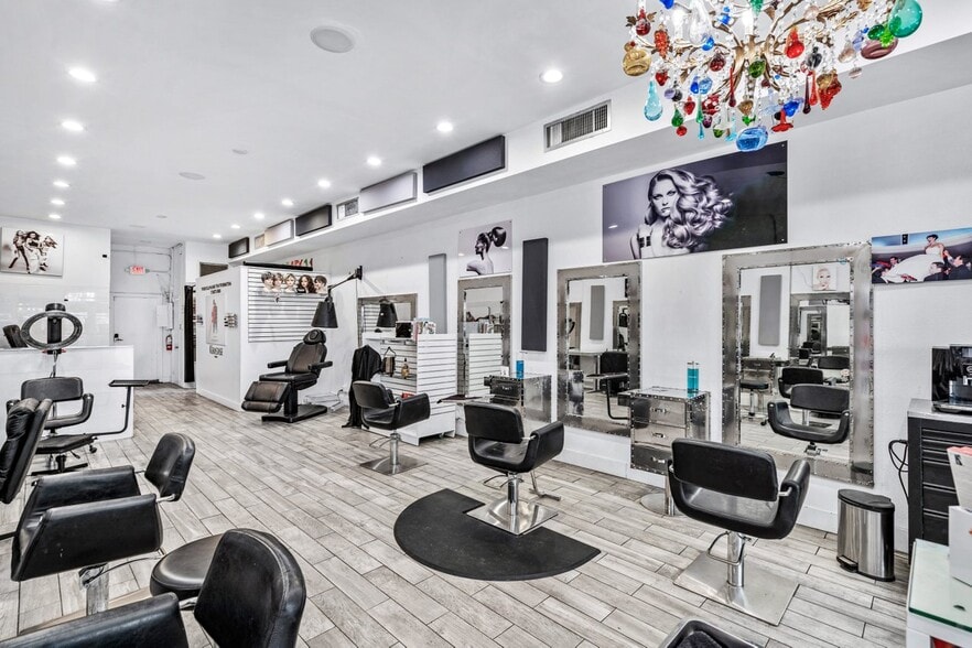 More Photos Of 500-506 Lake Ave, Lake Worth Freestanding For Lease