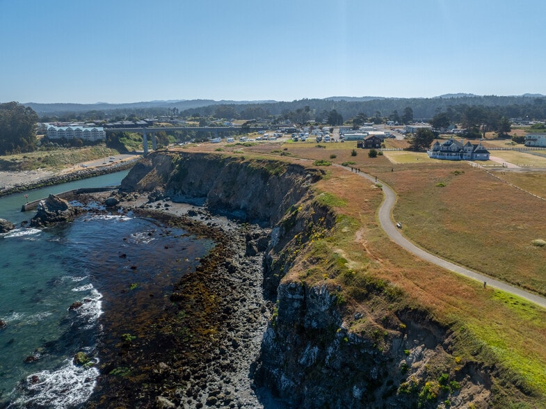 More Photos Of 19351 Del Mar Dr, Fort Bragg Specialty For Sale