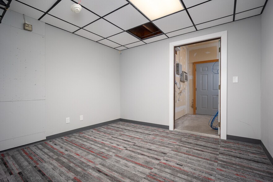 More Photos Of 2805 Broce Dr, Norman Warehouse For Sale