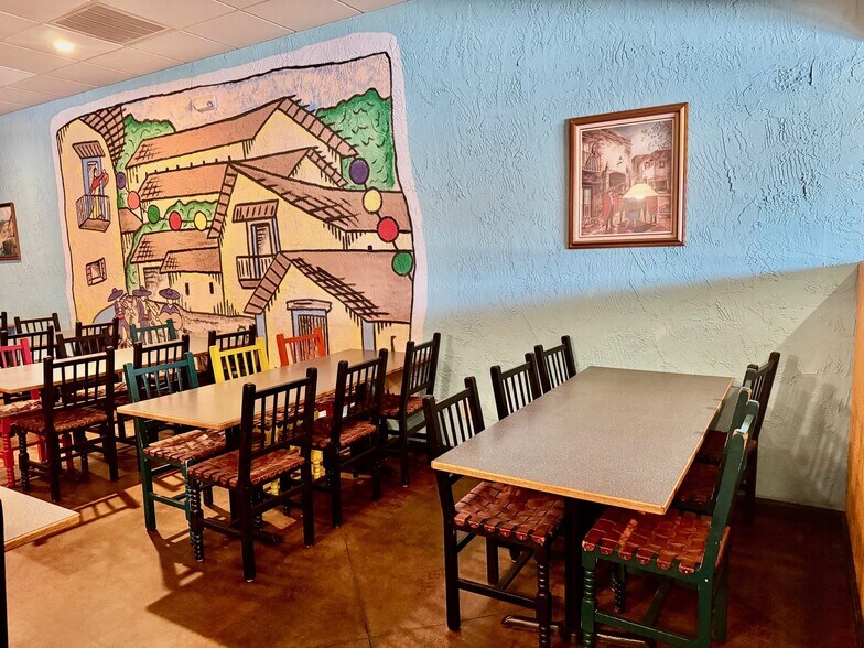 More Photos Of 200 N Central Ave, Parsons General Retail For Sale