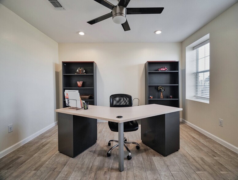 More Photos Of 109 Alamirah, Hutto Warehouse For Lease