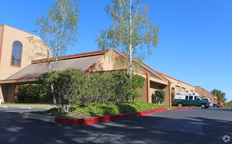 More Photos Of 815 Arnold Dr, Martinez Unknown For Lease