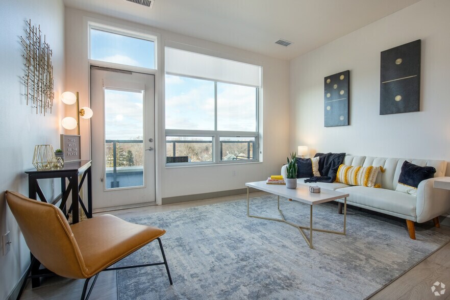 More Photos Of 2521 East Washington Ave, Madison Apartments For Lease