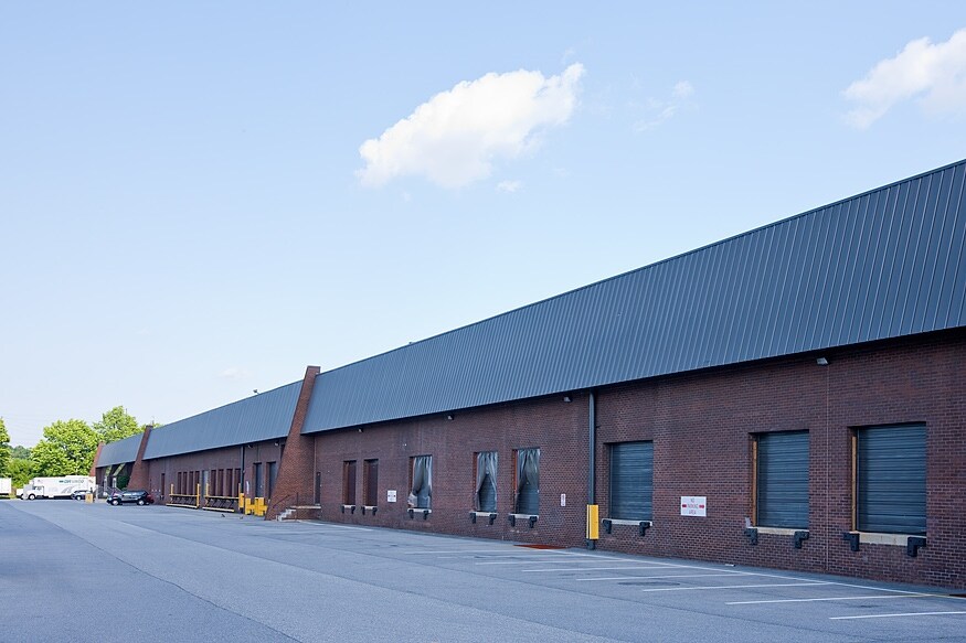 More Photos Of 717 Hammonds Ferry Rd, Linthicum Heights Warehouse For Lease