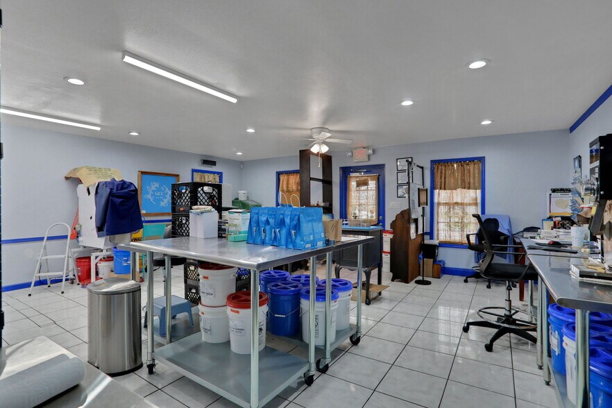 More Photos Of 413 Elm St, Welaka Freestanding For Sale