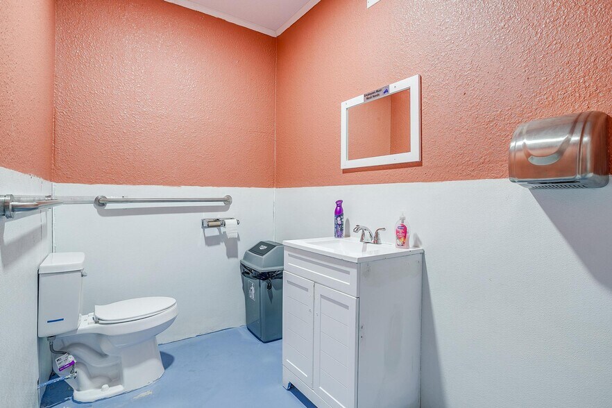 More Photos Of 4920 Tin Top Rd, Weatherford Office For Sale