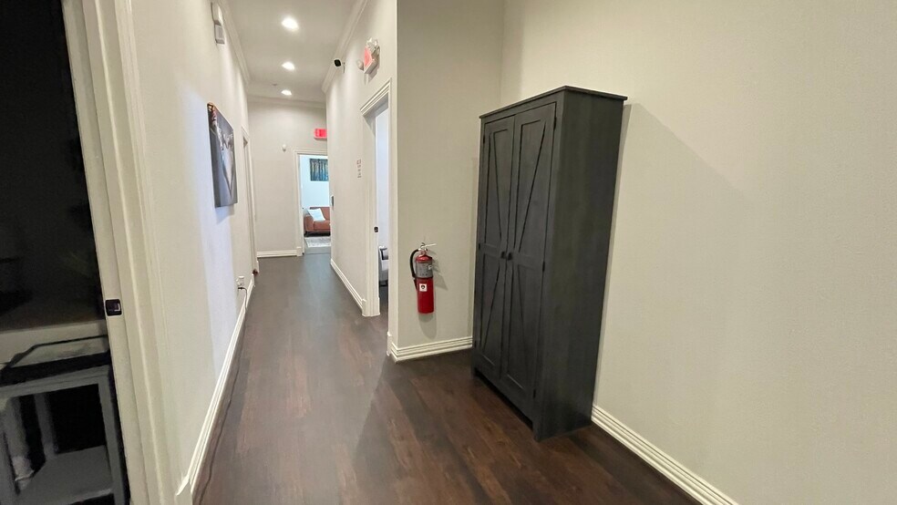 More Photos Of 8668 John Hickman Pky, Frisco Medical For Sale