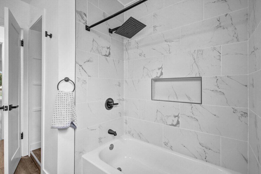 More Photos Of 4936 Coliseum St, Los Angeles Multifamily For Sale