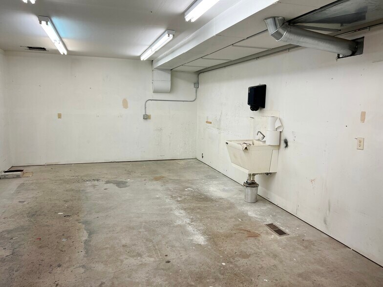 More Photos Of 7837 Excelsior Rd N, Brainerd Freestanding For Lease