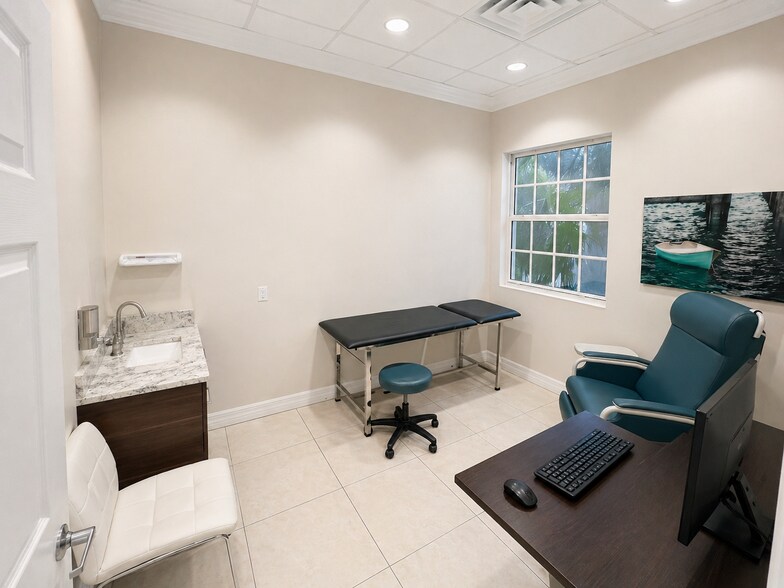 More Photos Of 266 NW Peacock Blvd, Port Saint Lucie Medical For Sale