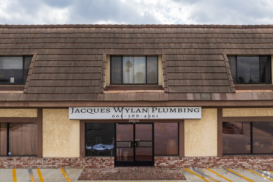 More Photos Of 24777-24890 Apple St, Newhall Flex For Lease