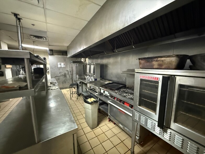 More Photos Of 369-373 George St, New Brunswick General Retail For Lease