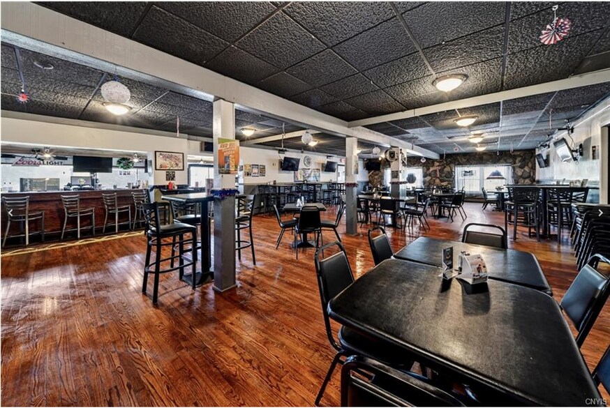 More Photos Of 7 E River Rd, Central Square Restaurant For Sale