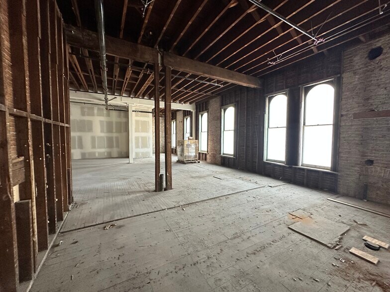 More Photos Of 82-96 E Santa Clara St, San Jose Office For Sale