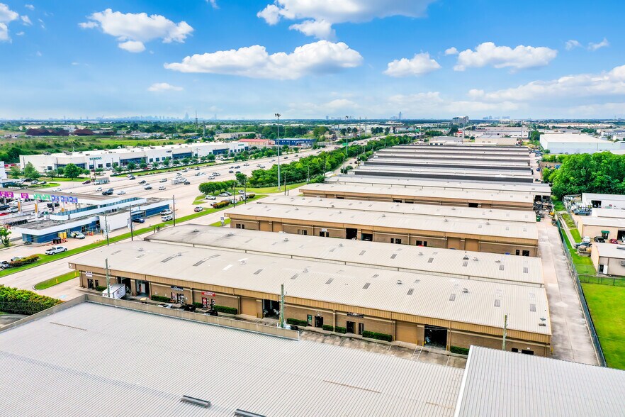 More Photos Of 6125 W Sam Houston Pky N, Houston Unknown For Lease