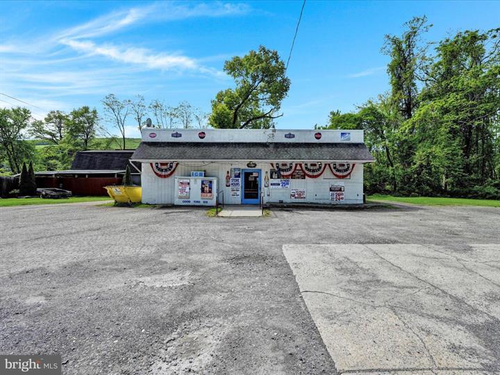 More Photos Of 20 Main St, Lykens Freestanding For Sale