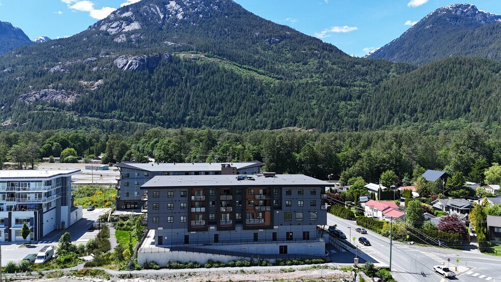 More Photos Of 39668 Government Rd, Squamish Apartments For Sale