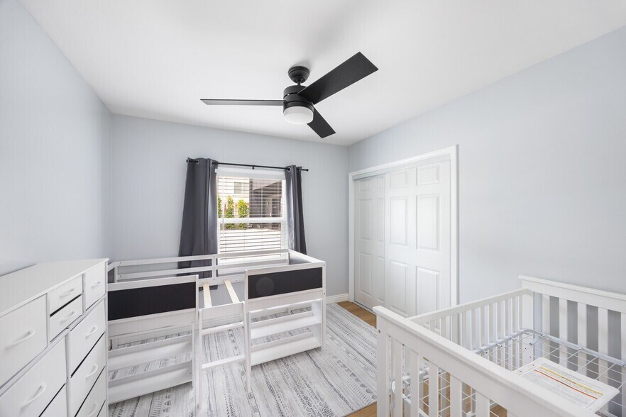 More Photos Of 14128 Paramount Blvd, Paramount Warehouse For Sale