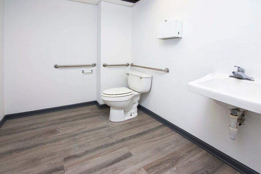 More Photos Of 318 S South St, Gastonia Office For Lease
