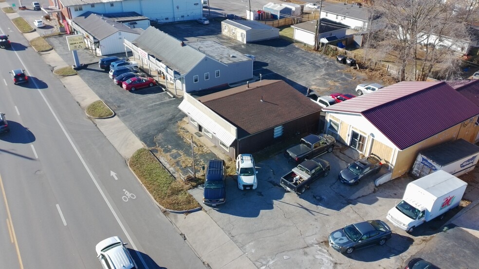 More Photos Of 407 SW Mo-7 Hwy, Blue Springs Freestanding For Sale