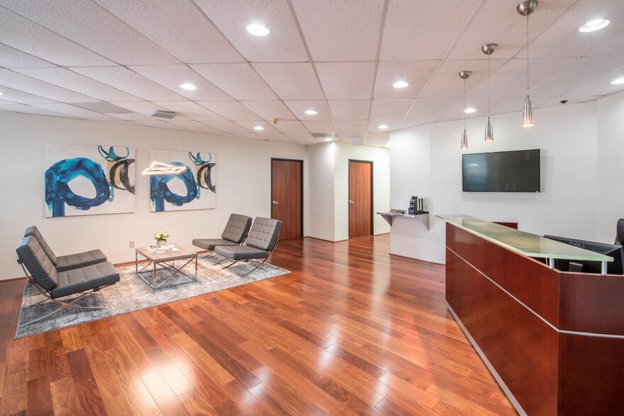 More Photos Of 1705 W Northwest Hwy, Grapevine Unknown For Lease