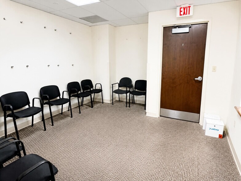 More Photos Of 2630 Holme Ave, Philadelphia Medical For Sale