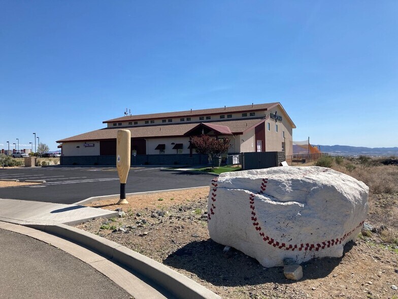 More Photos Of 2555 N Crownpointe Dr, Prescott Valley Freestanding For Sale