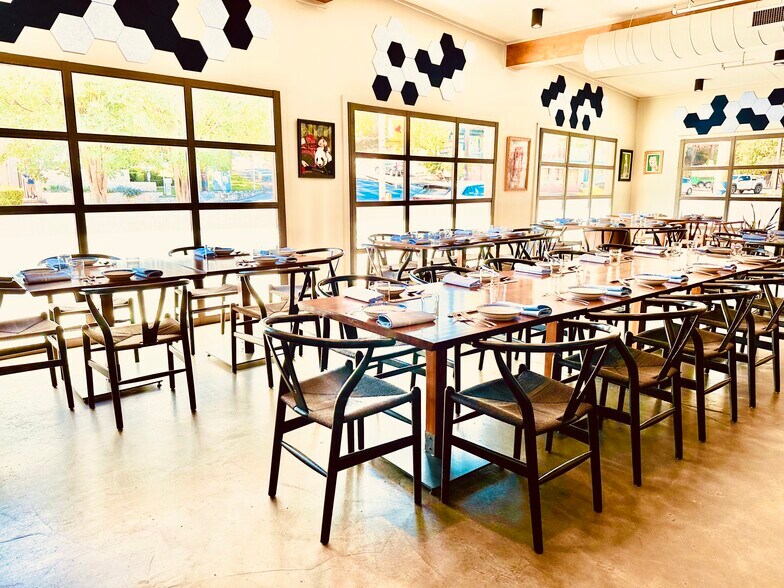 More Photos Of 1530 Barton Springs Dr, Austin Restaurant For Lease