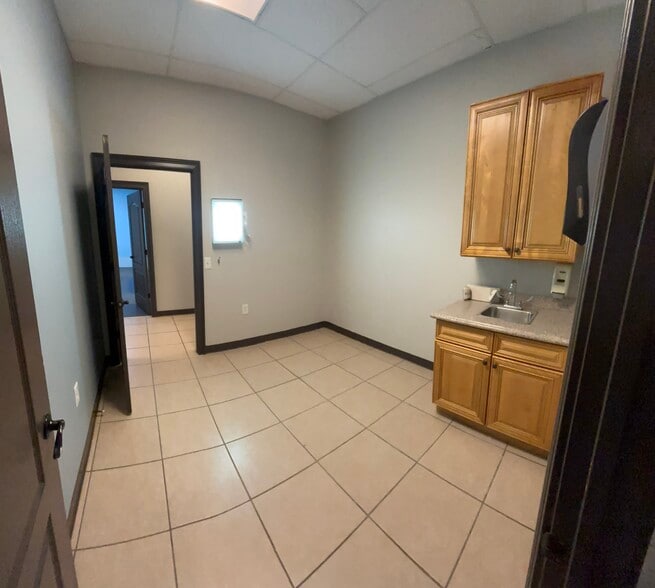 More Photos Of 1675 Peachtree Pky, Cumming Unknown For Lease